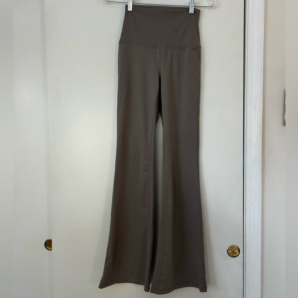 Yogalicious Flare Yoga Pants Stone Color